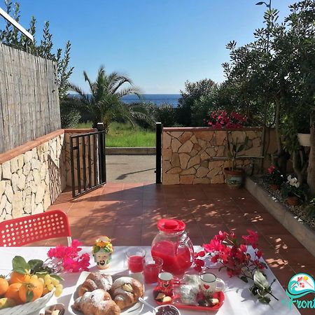 Вілла Casa Fronte Mare Санта-Тереза-ді-Рива Екстер'єр фото
