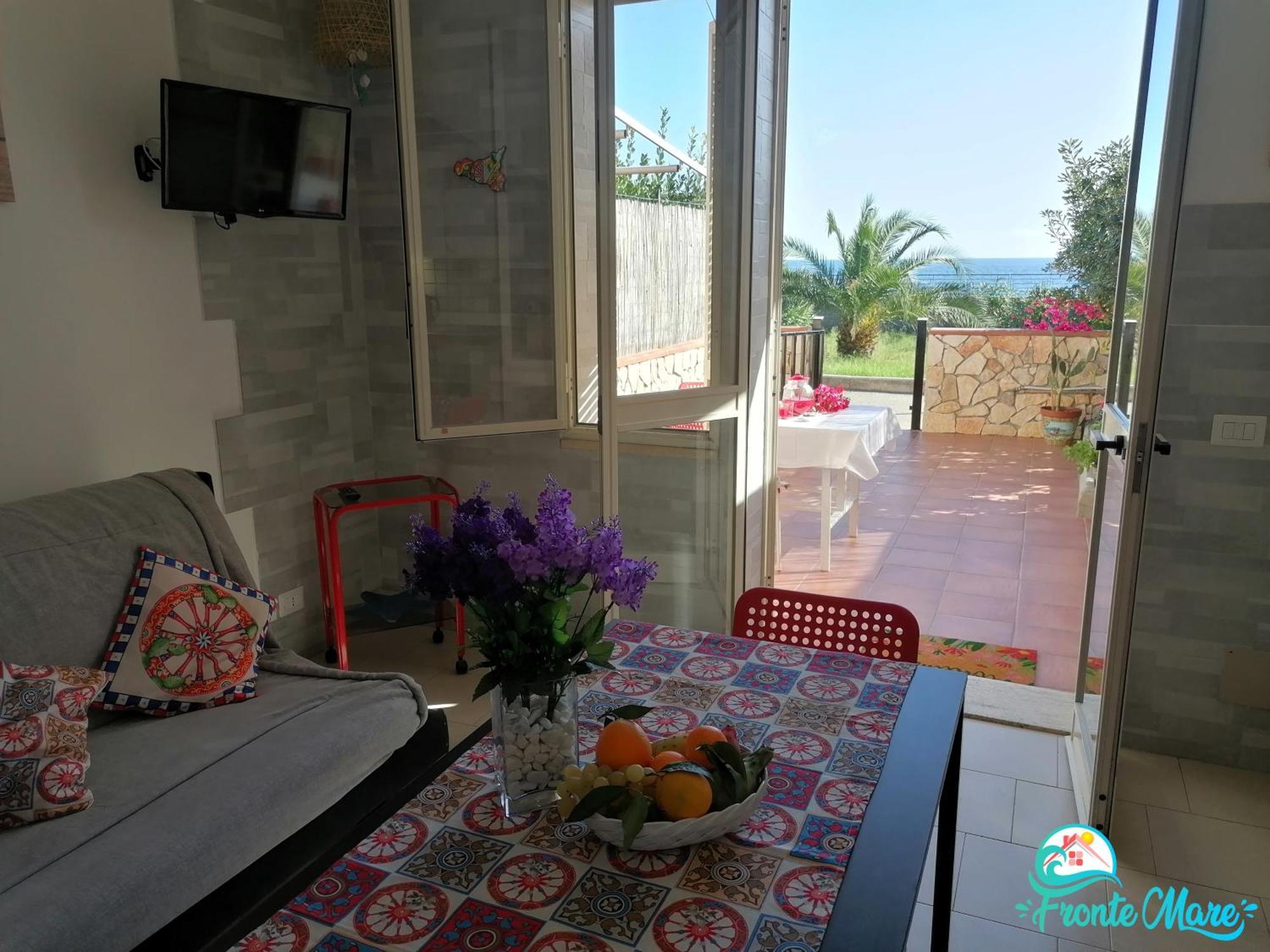 Вілла Casa Fronte Mare Санта-Тереза-ді-Рива Екстер'єр фото
