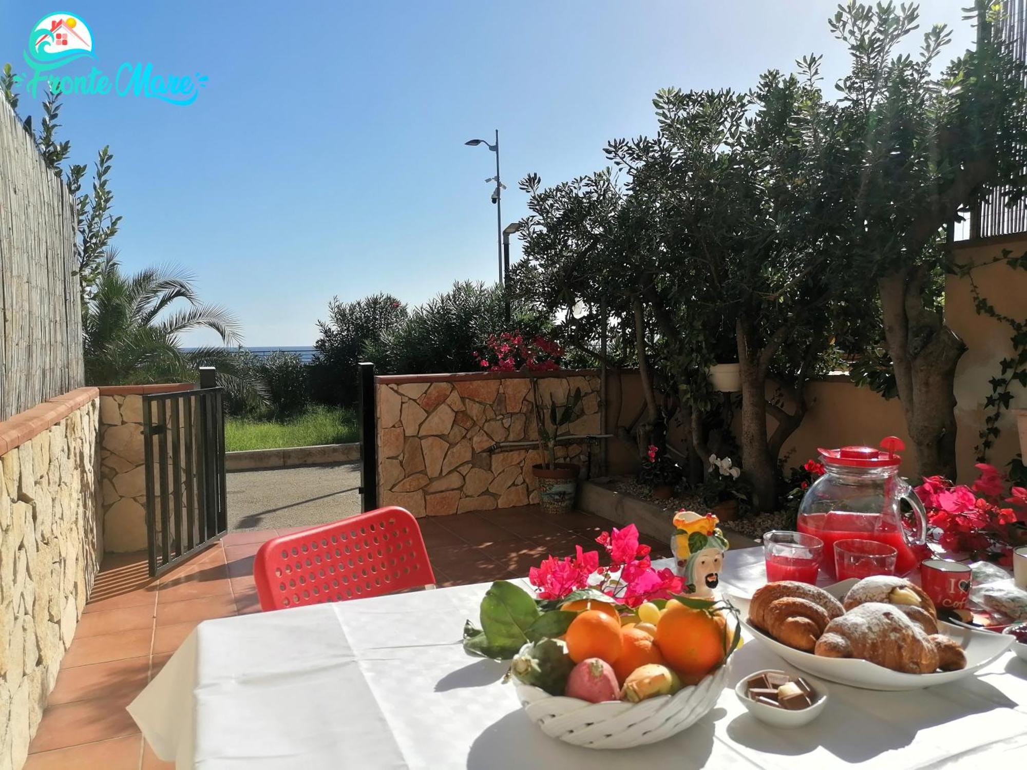 Вілла Casa Fronte Mare Санта-Тереза-ді-Рива Екстер'єр фото